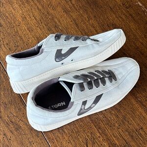 Tretorn Nylite Women’s White and Gray Sneakers Size 8